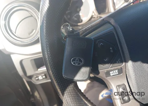 2016 Toyota Tacoma Limited z USA, uszkodzony, nr VIN 5TFEZ5CN8GX009580